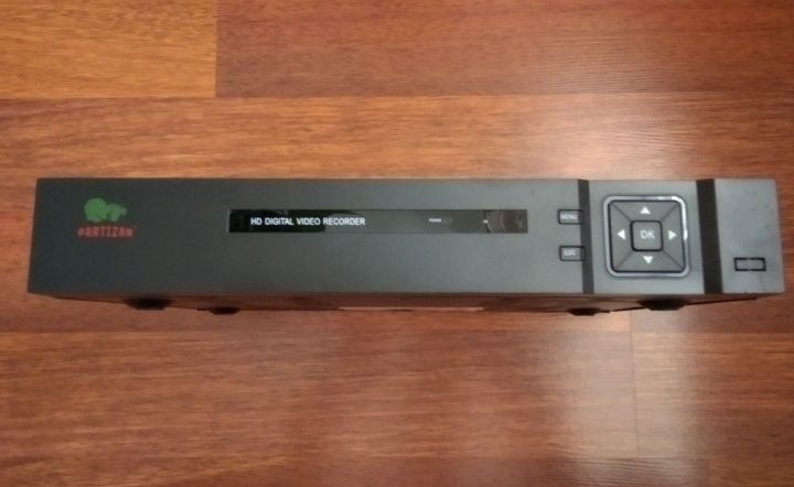 Продам відеореєстратор мережевий Partizan NVH-852 1.0