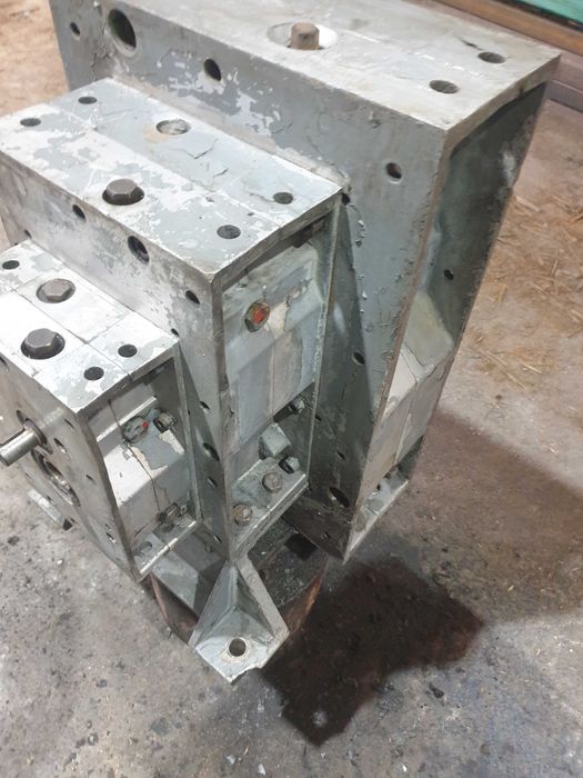 Редуктор. 3-х ступенчатый цилиндрический с передаточным 1 к 100