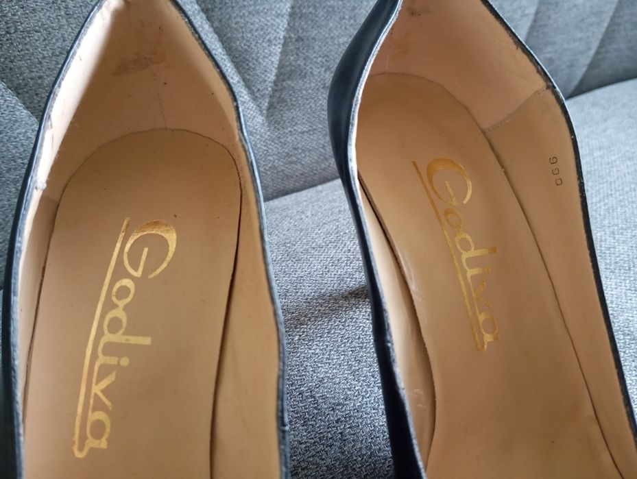 Sapatos de salto alto