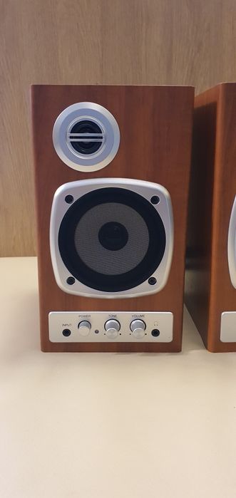 Głośniki Hi fi Genius ze wzmacniaczem.