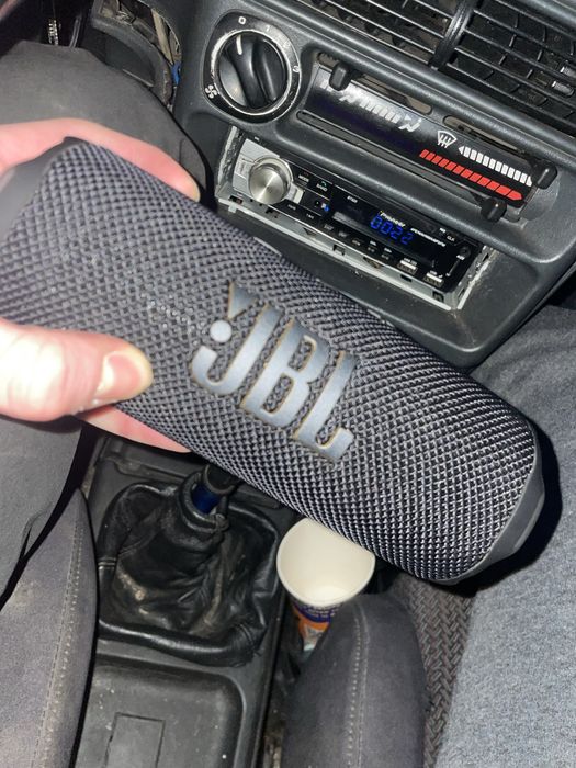 Колонка jbl flip 7 tomorrowland