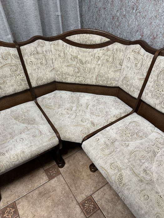 Уголок кухонный продам