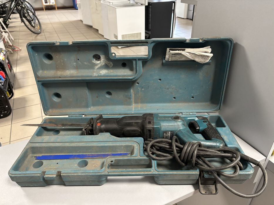 Pila szablasta makita jr3050T