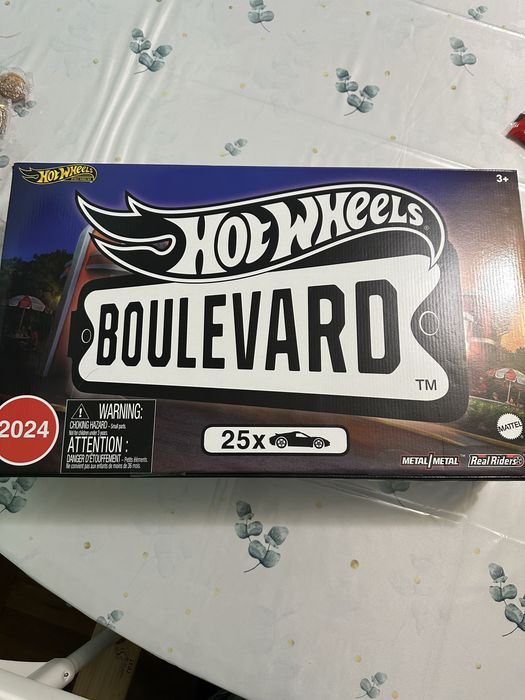 Hot wheels boulvard set