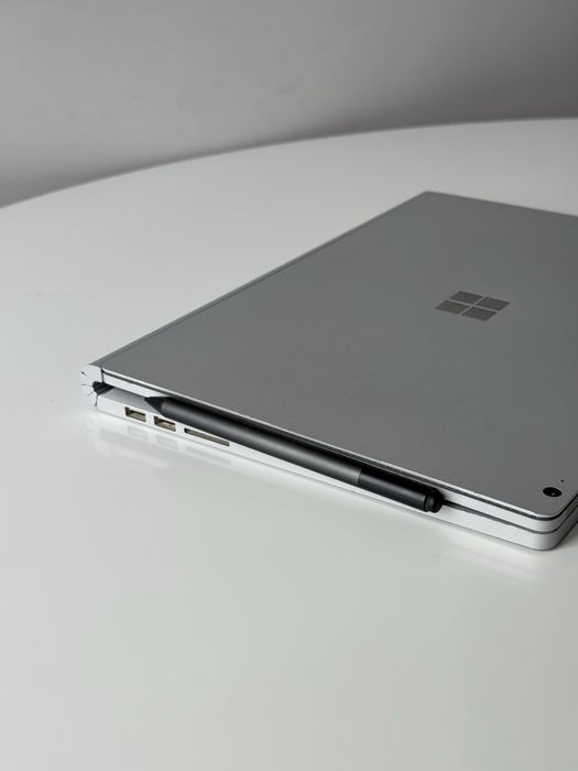 Microsoft Surface Book 3 – 13.5” | Intel i7 | 32GB RAM | 512GB SSD