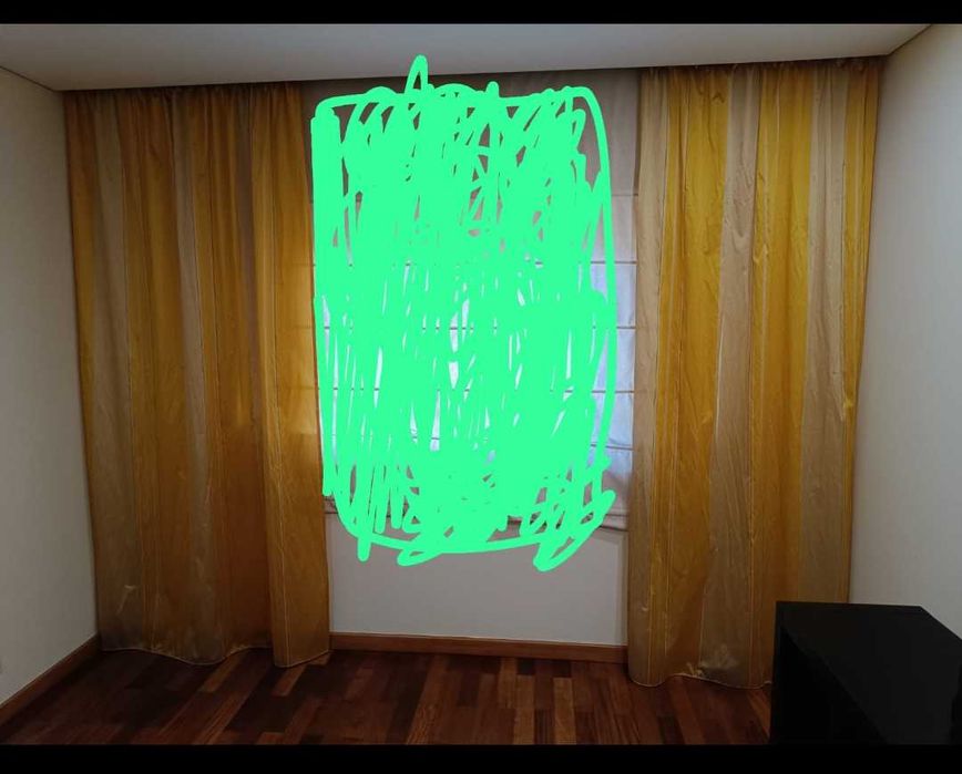 Cortinado com colchetes bastante elegante