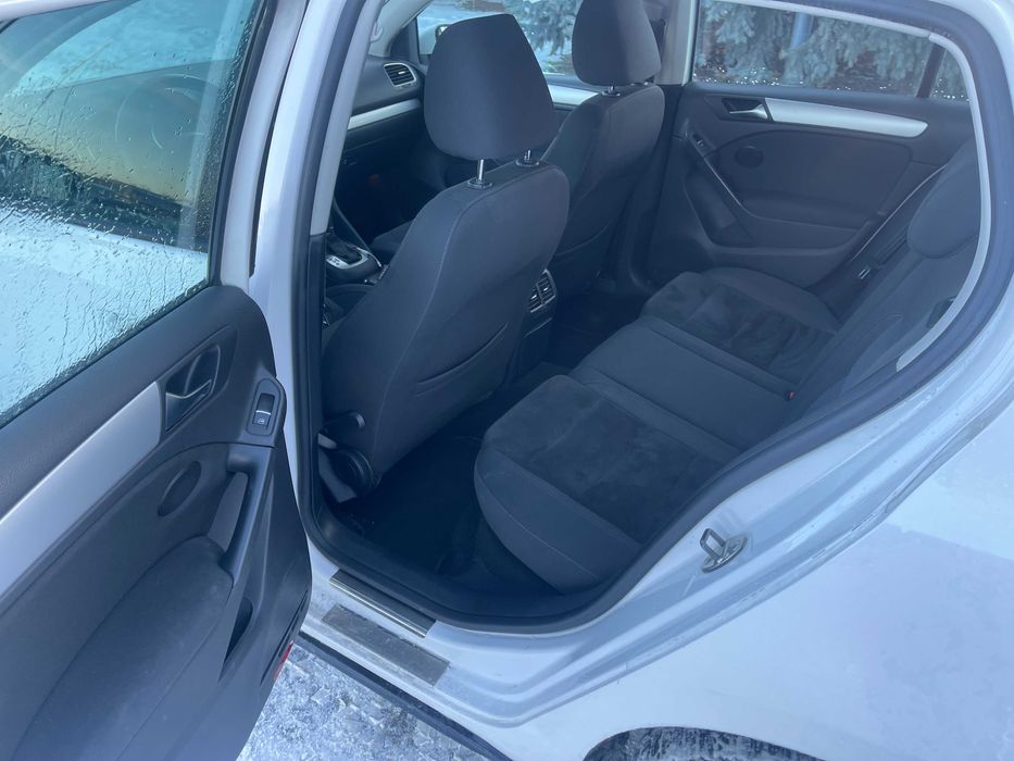 Volkswagen Golf VI   2011г