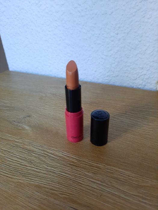 Pomadka, nowa, w kolorze brązowym