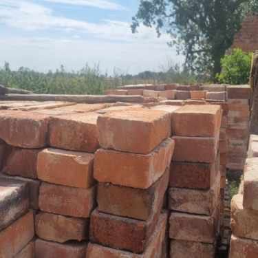 Stara cegła poniemiecka z rozbiórki