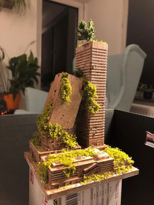 Prédio Pós-Apocalíptico para Diorama