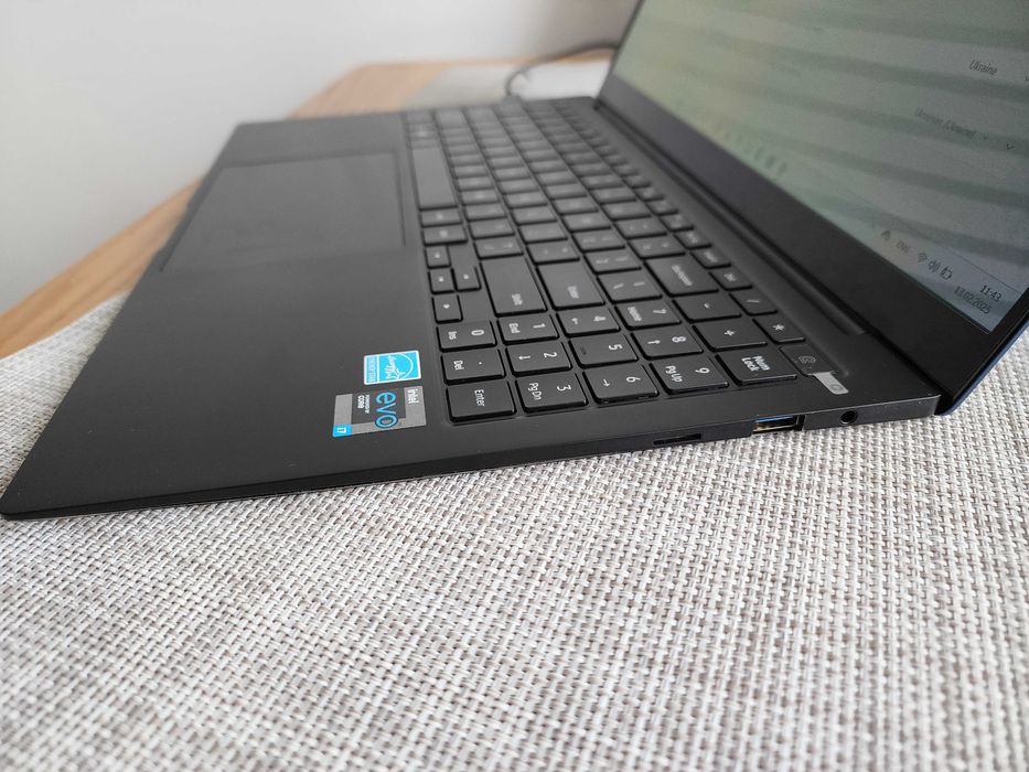 Samsung Galaxy Book Pro 15.6" AMOLED Intel i7-1165G7 16GB 512GB