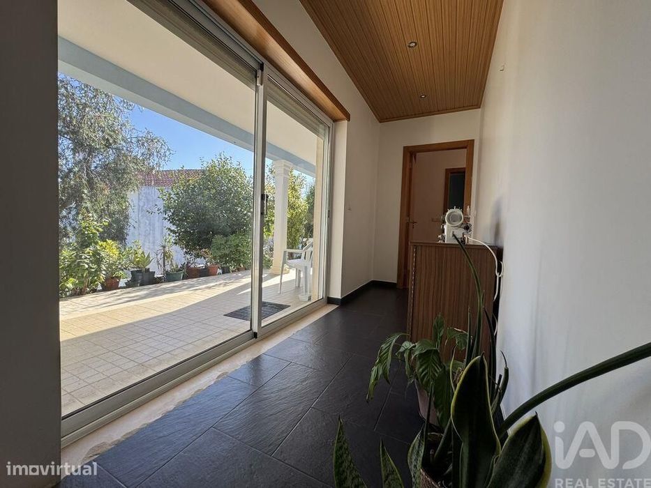 Moradia isolada T4 em Serra e Junceira de 204,5 m2
