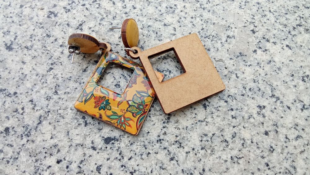 Vendo brincos variados parta e outros