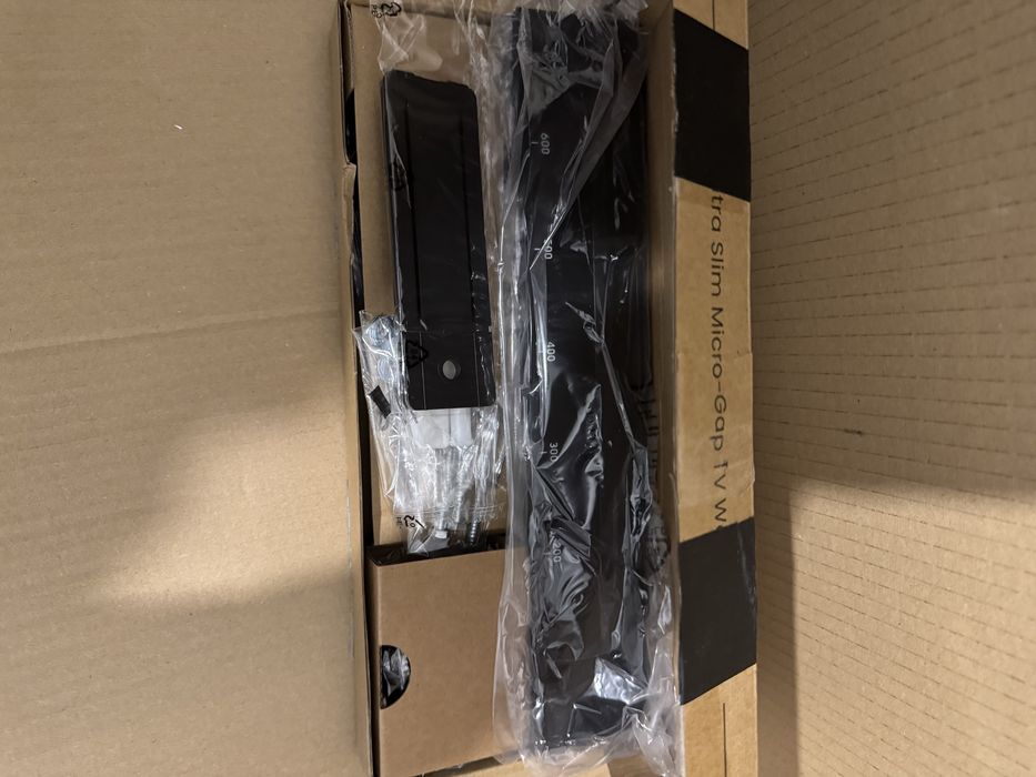 Uchwyt Tv ultra slim uniwersalny od 43 cali do 80cali