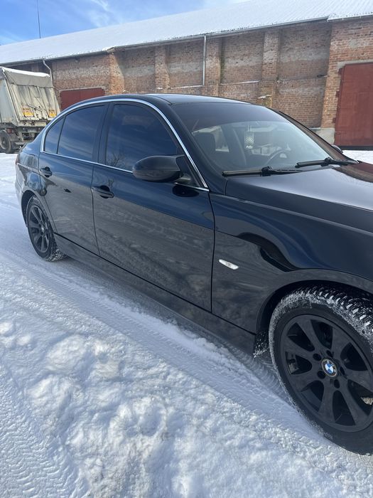 BMW e90 2.0 бенз 2005 року