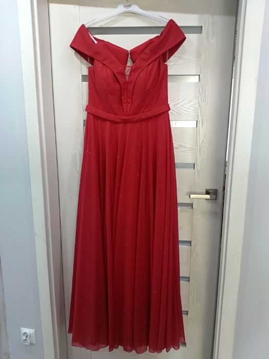 Długa suknia balowa