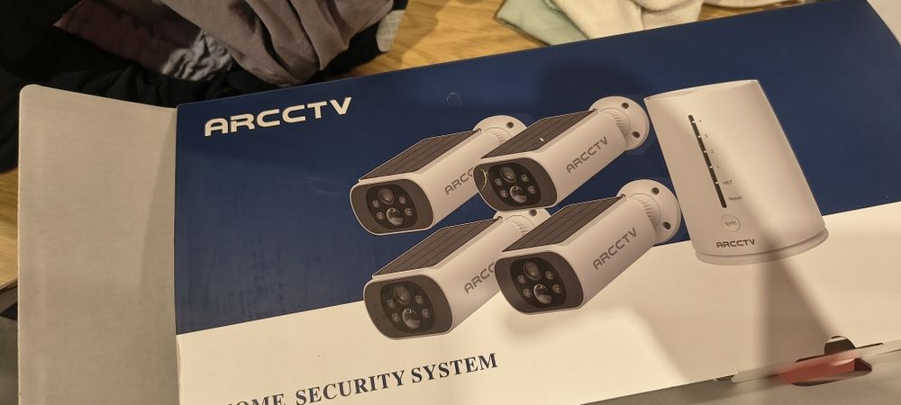 Zestaw kamera solarna 2K 4MP z bazą domową 4 sztuki