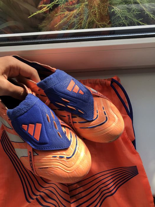 Buty piłkarskie korki lanki adidas predator coral blaze z workiem rozmiar 42  2/3