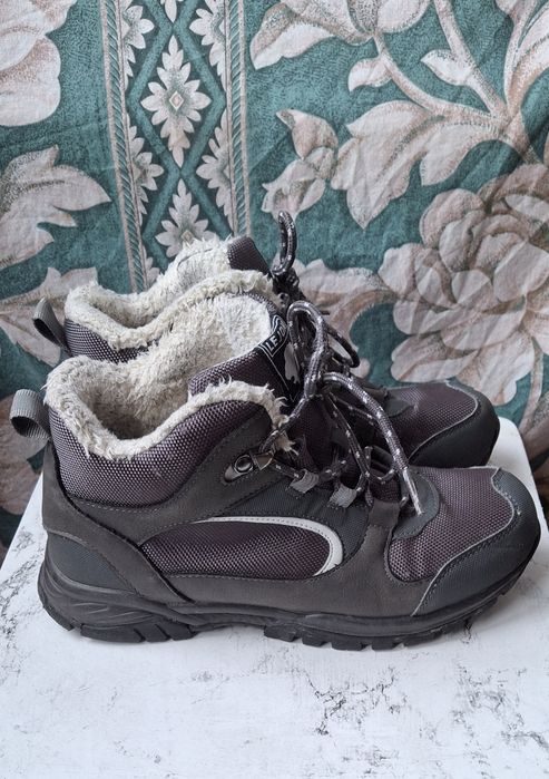 р.38 Кросівки зимові черевики