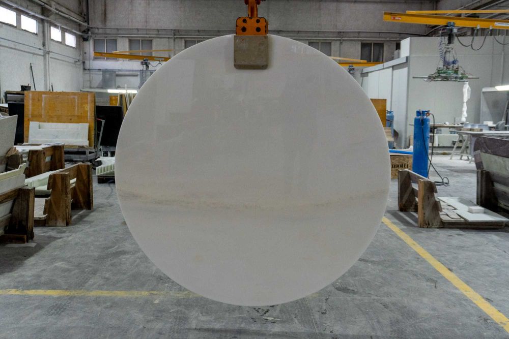 Mesas, tampos e bases em Mármore