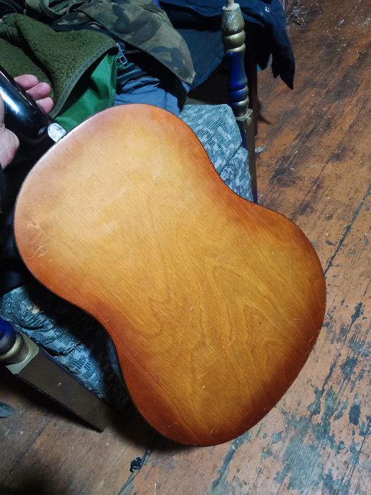 Продам гитару класическую