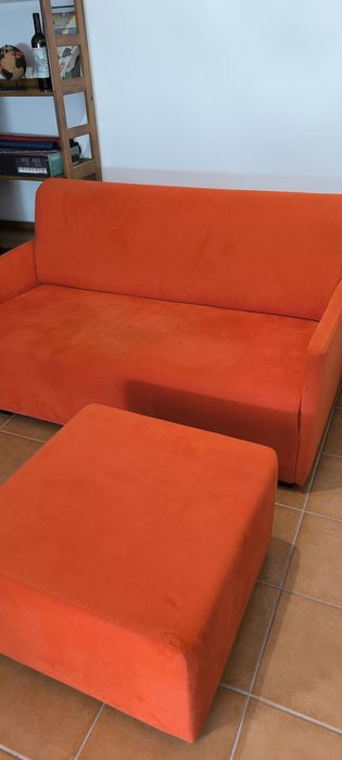Sofá com puff para 2/3 pessoas