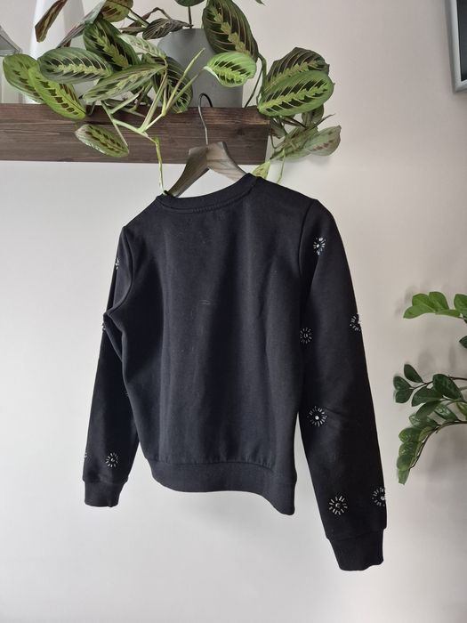 Czarna bluza damska okrągły dekolt ozdobiona cekinami Reserved XS