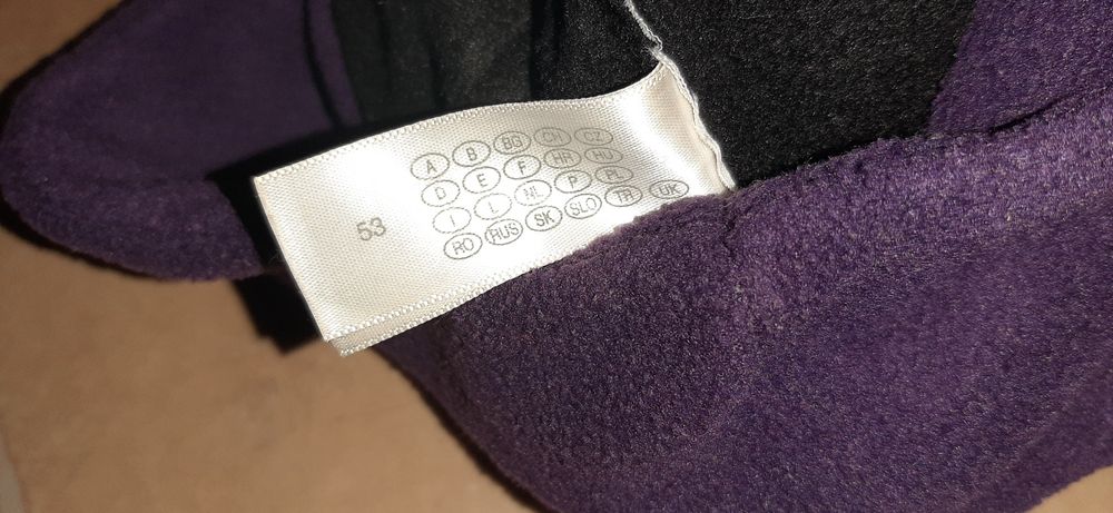 Orginalna czapka polarkowa bardzo ciepla na ok 3-4 latka