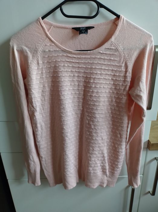Sweter pudrowy róż F&F