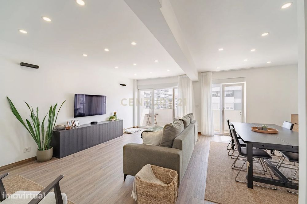 Apartamento T3 em Carnaxide, Lisboa