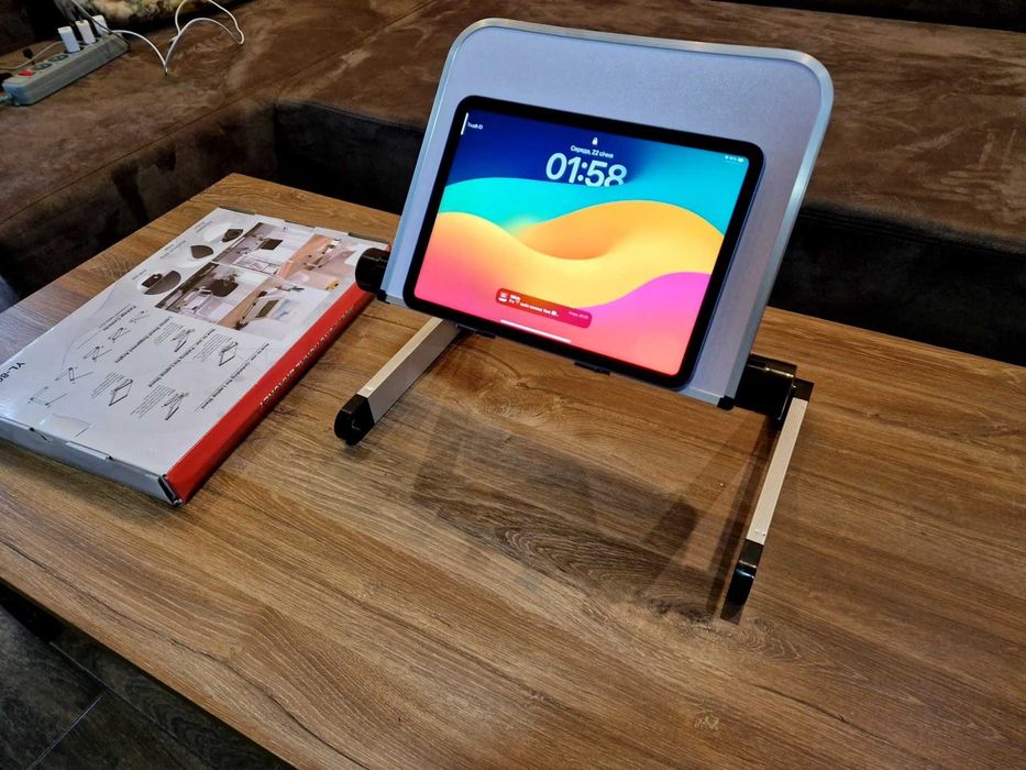 Столик подставка для планшета ipad или небольшого ноутбука Macbook