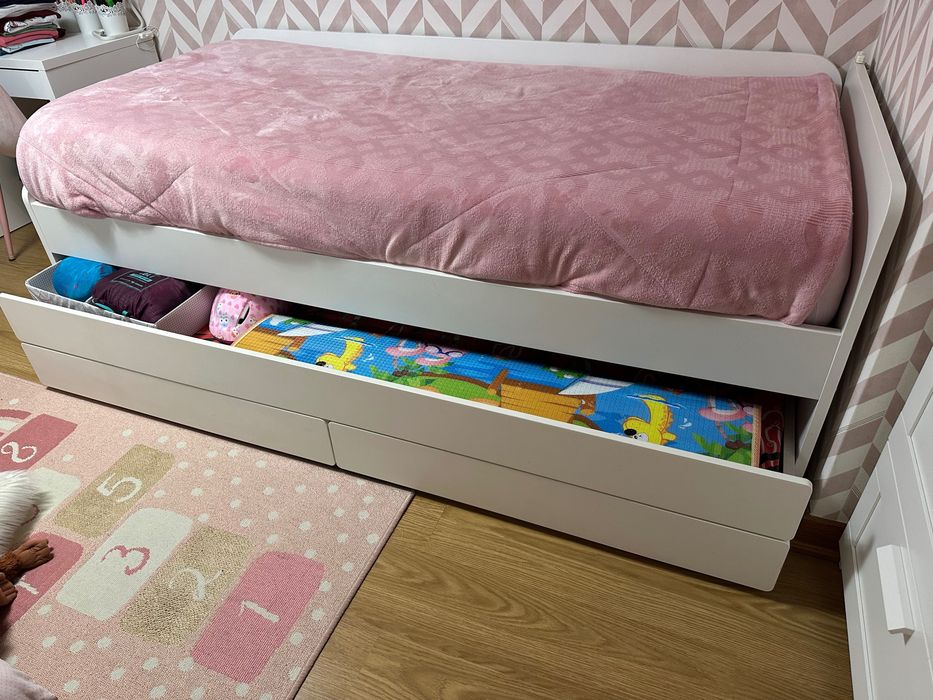 Cama solteiro com arrumação 90x200