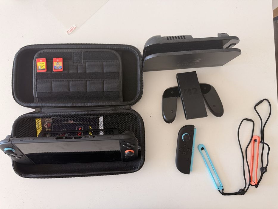 **Nintendo Switch 2 + 2 Jogos + 3 Joy-Con + Acessórios | Como Nova**