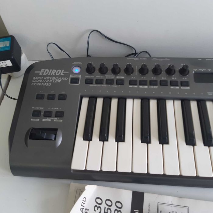Teclado Controlador Midi Roland Edirol PCR-M30