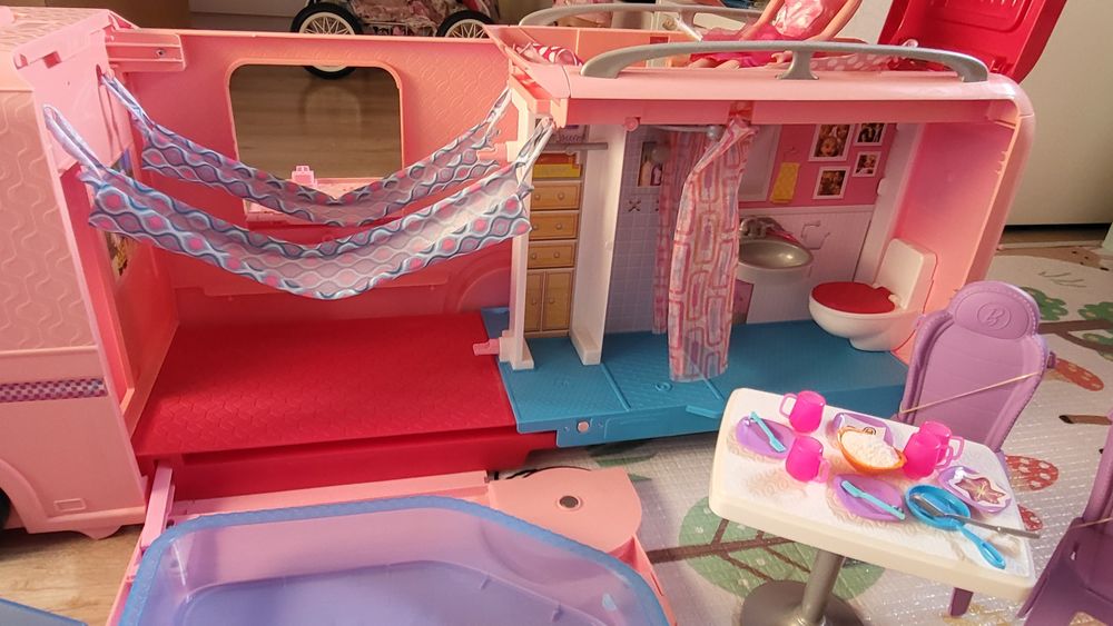 Kamper Barbie z akcesoriami