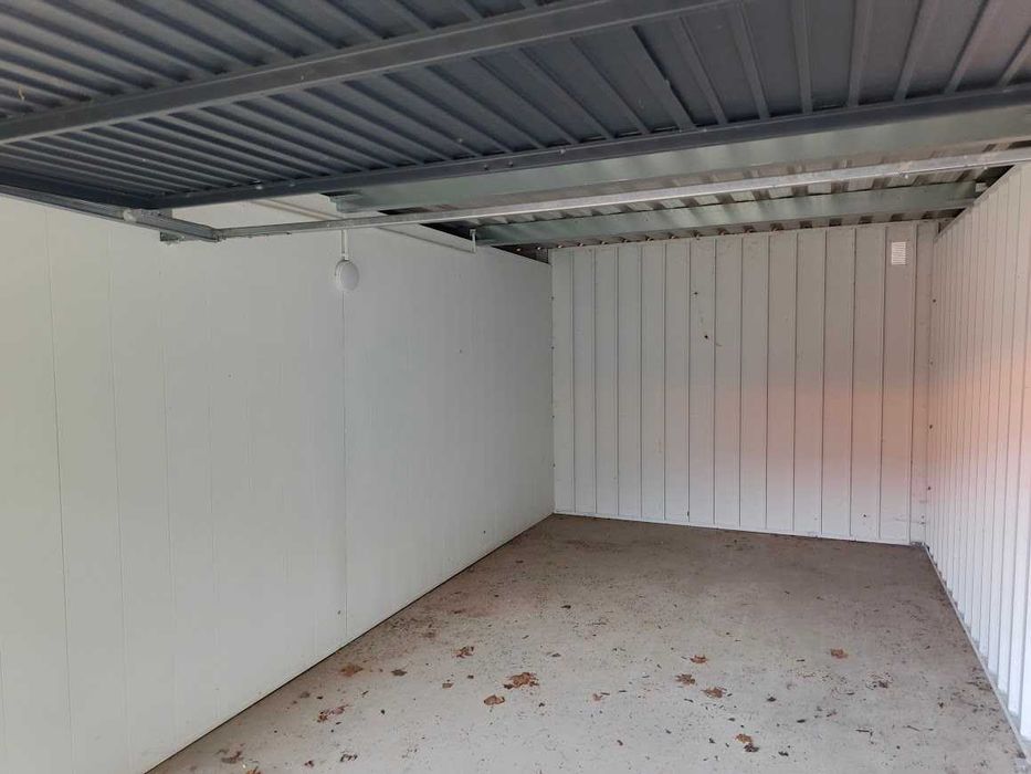 Garaż- Sprzedam - Garaż