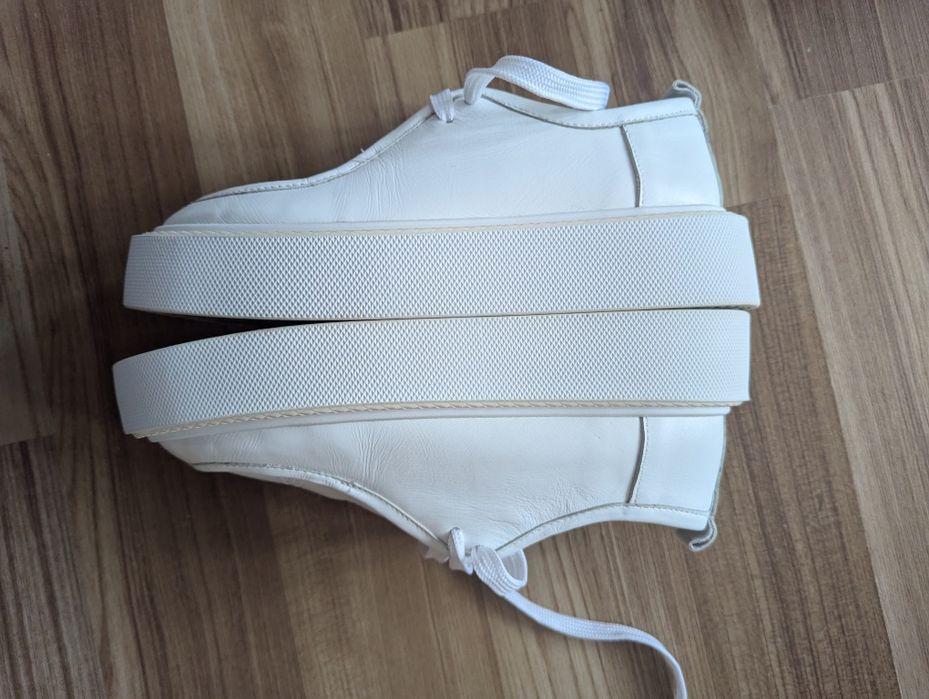 Кросівки шкіряні білі