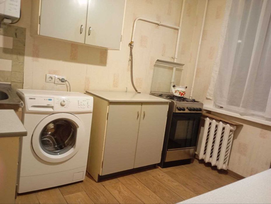 ПОДОБОВО. район з.д. Вокзалу (пішки)