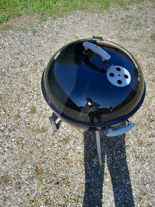 Sprzedam grill  weber 57cm .Mozliwa wysyłka.