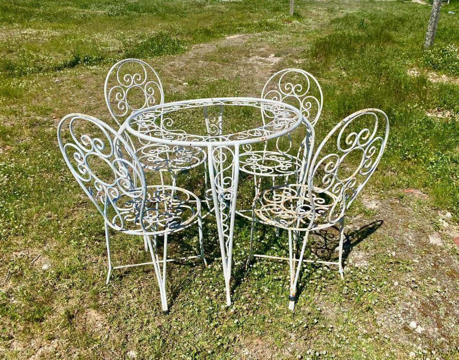 Conjunto Jardim Ferro Forjado Vintage – Mesa Redonda + 4 Cadeiras