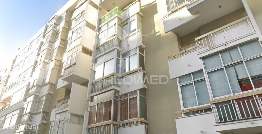 Apartamento T2 em Oeiras – Remodelado