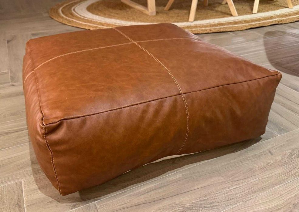 Pousa pés ou Pufe em napele caramelo