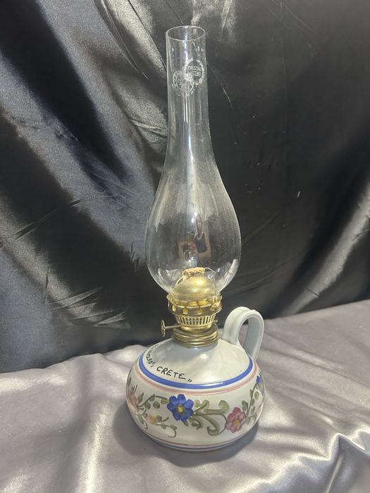 Lampa Naftowa z Ceramicznym Pojemnikiem Malowana z Regionalnym Wzorem