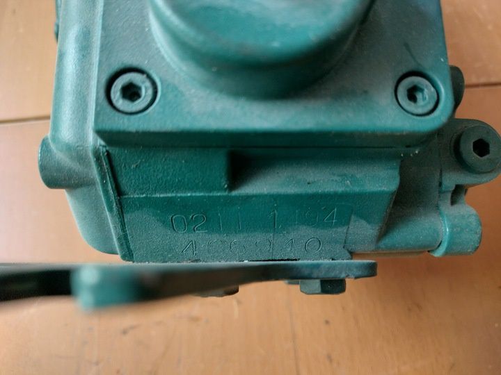 Регулятор оборотов DEUTZ BFM1013 02111494 HEINZMAN