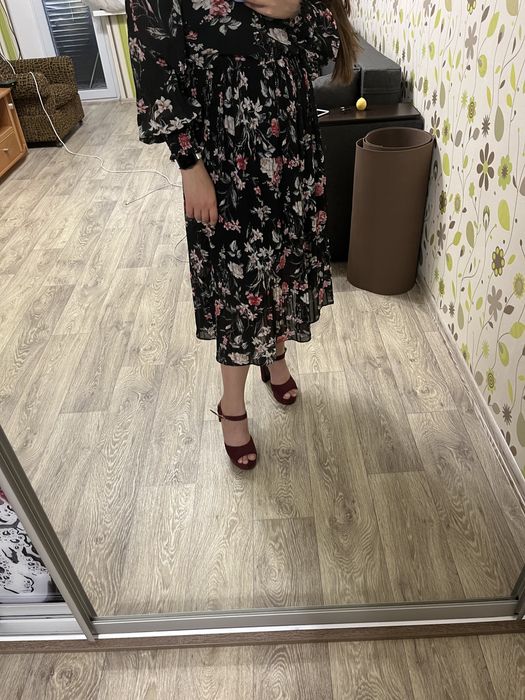 Шикарное платье миди