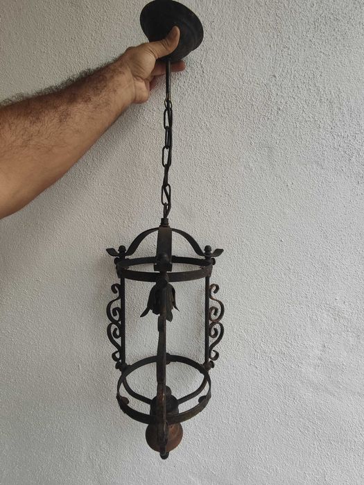 Candeeiro de aspeto antigo