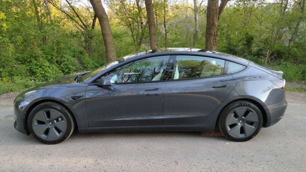 Продам Tesla Model 3 2021