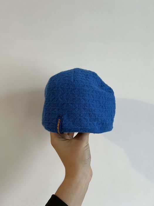 продам шапку Mammut ( двухстороняя )