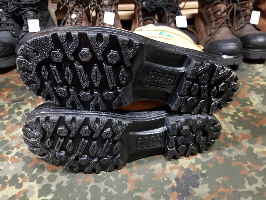 Buty robocze AGGRESSOR rozm 45 wkł 30,5 cm