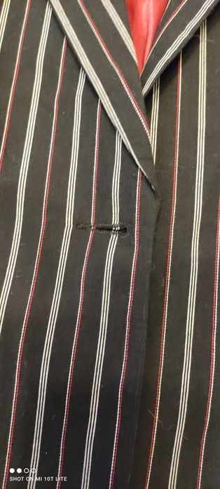 Marynarka w pionowe paski